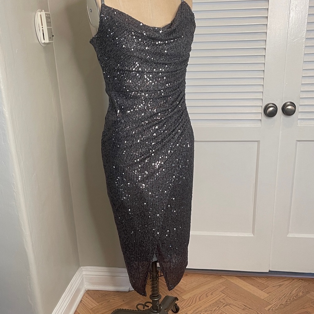 Laundry Elegant grey Sequin Dress Sz 6
